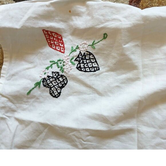 Vintage 1950's hand embroidered bridge card table tablecloth ties 33"X33" cotton - Picture 3 of 3